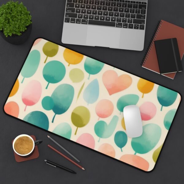 desk mat for global workspace aesthetics, tapis de bureau élégant (French – elegant desk mat), alfombrilla de escritorio moderna (Spanish – modern desk mat), Hearts