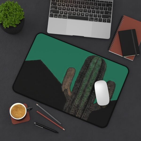 desk mat with a smart color edge, mouse pad for focused visual work,